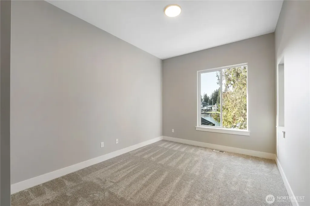 6598 Vandermark Road E Bonney Lake WA 98391