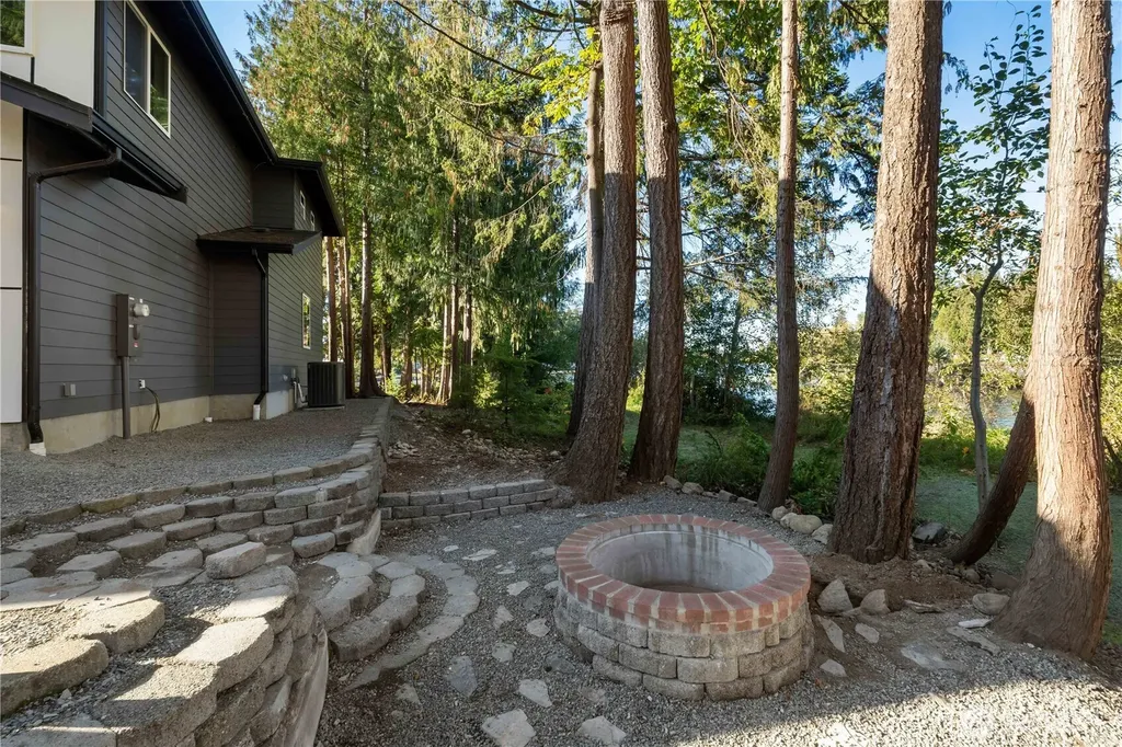 6598 Vandermark Road E Bonney Lake WA 98391