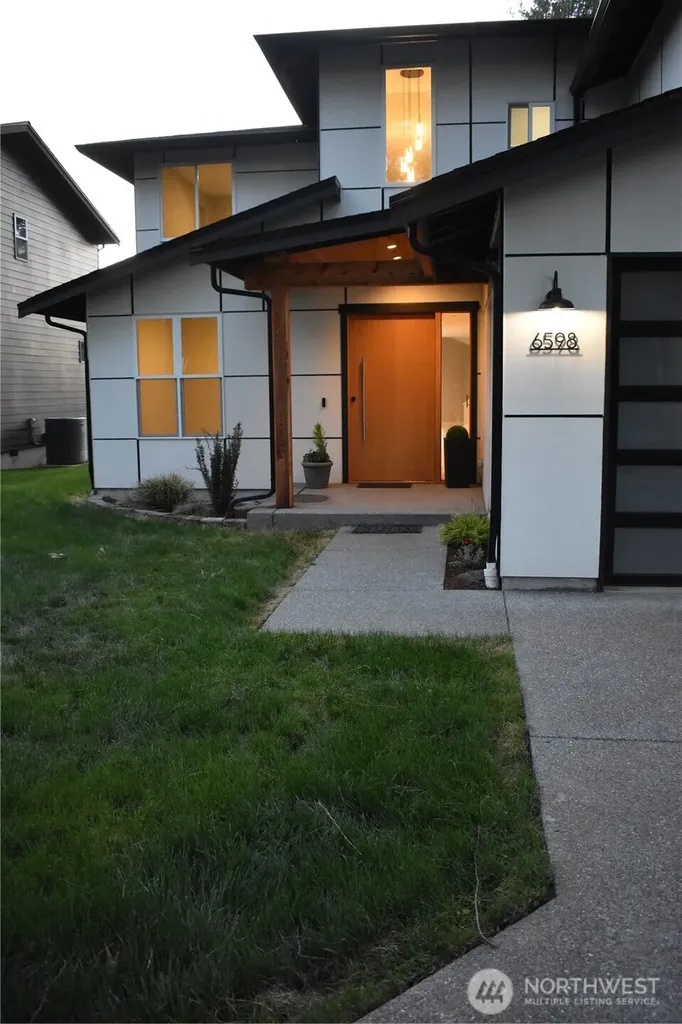 6598 Vandermark Road E Bonney Lake WA 98391