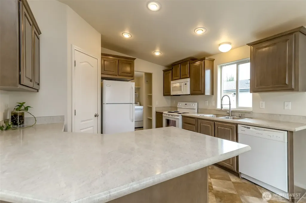 7104 141st Avenue E Sumner WA 98390