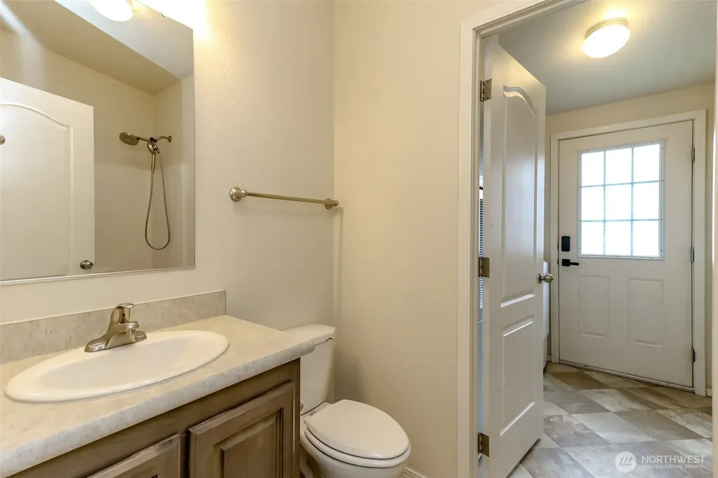 7104 141st Avenue E Sumner WA 98390