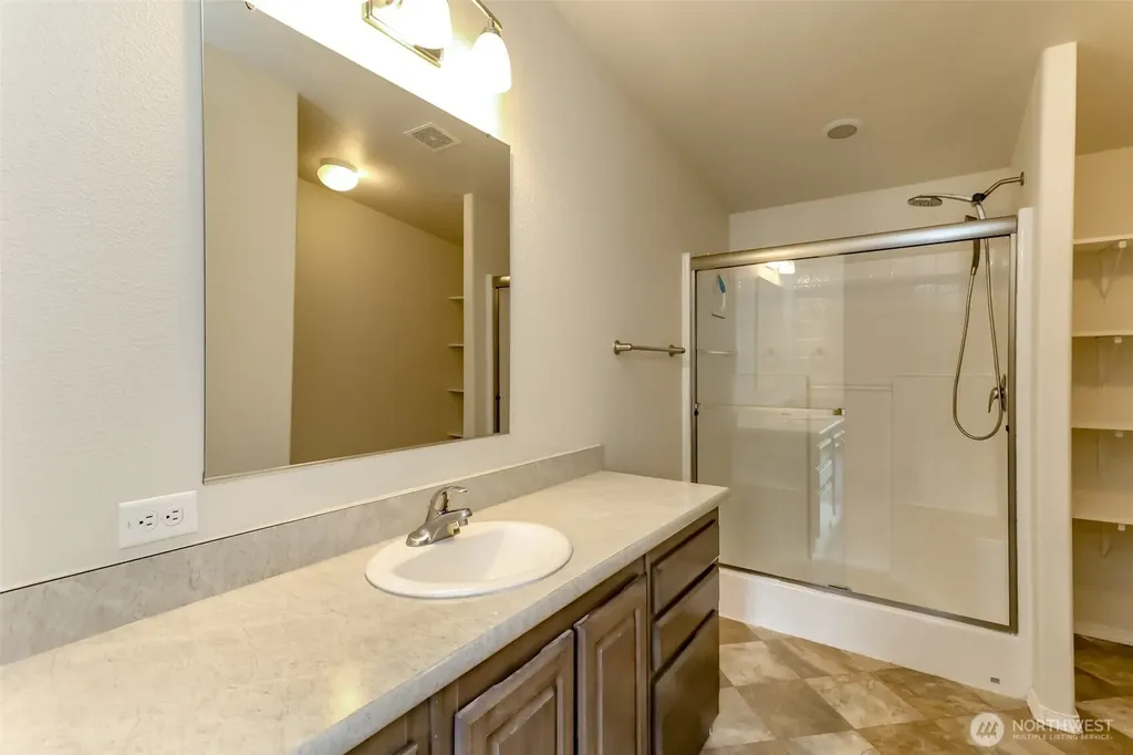 7104 141st Avenue E Sumner WA 98390