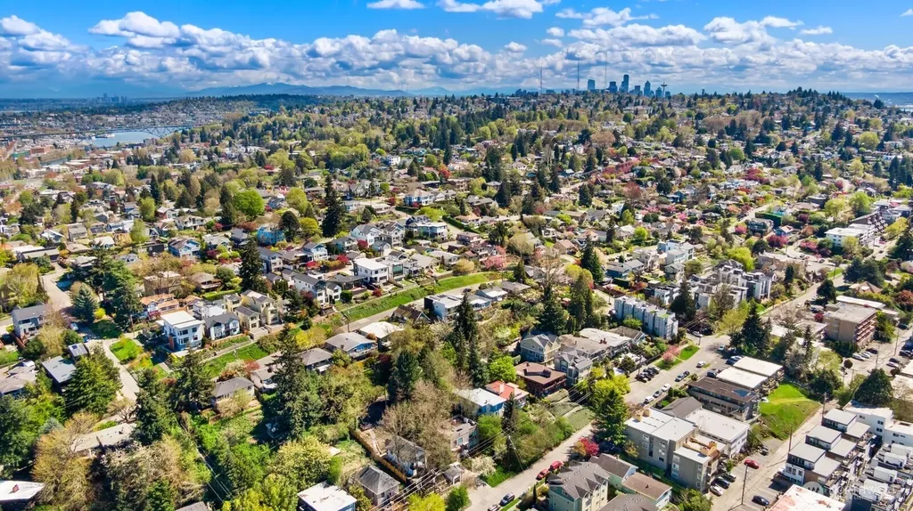 3438 14th Avenue W Seattle WA 98119
