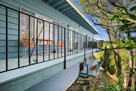3438 14th Avenue W Seattle WA 98119