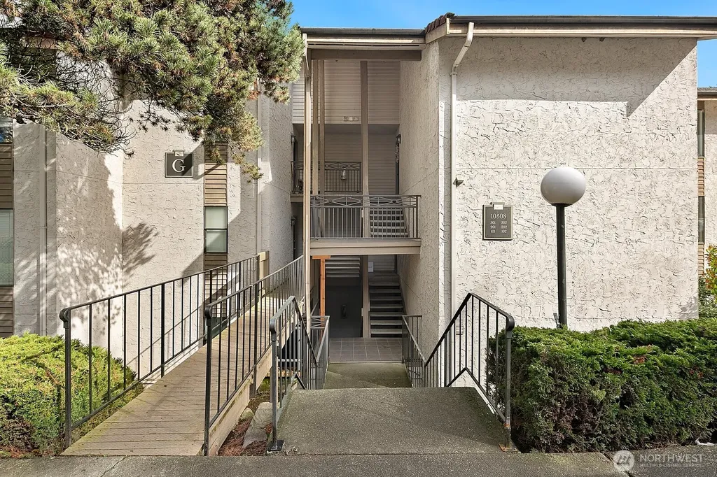 10508 NE 32nd Place Bellevue WA 98004