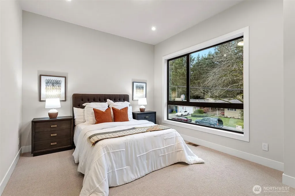 14 158th Place NE Bellevue WA 98008
