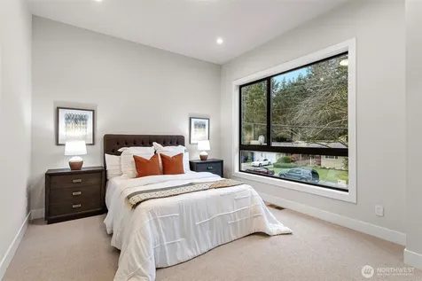 14 158th Place NE Bellevue WA 98008