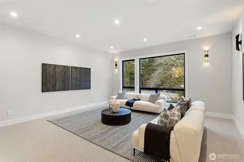 14 158th Place NE Bellevue WA 98008