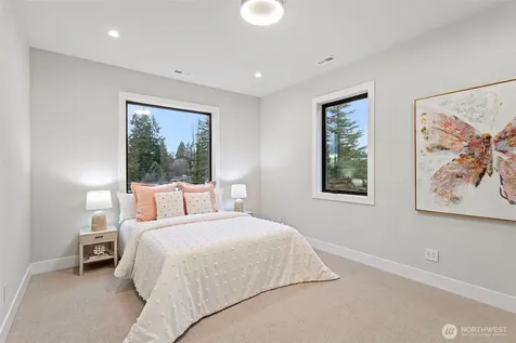 14 158th Place NE Bellevue WA 98008