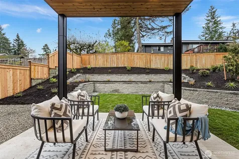 14 158th Place NE Bellevue WA 98008