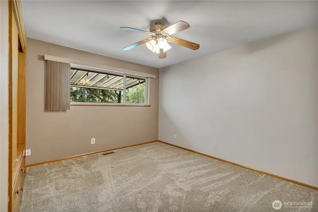 1243 25th Street SE Puyallup WA 98372
