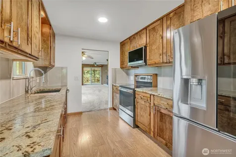 1243 25th Street SE Puyallup WA 98372