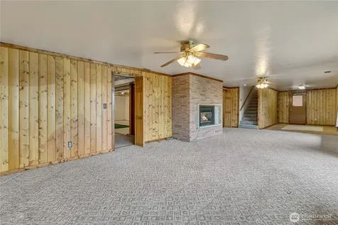 1243 25th Street SE Puyallup WA 98372