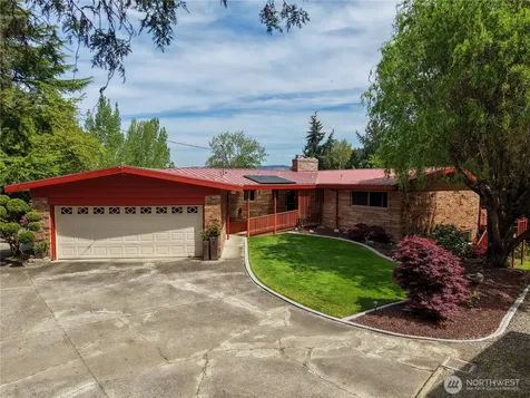 1243 25th Street SE Puyallup WA 98372