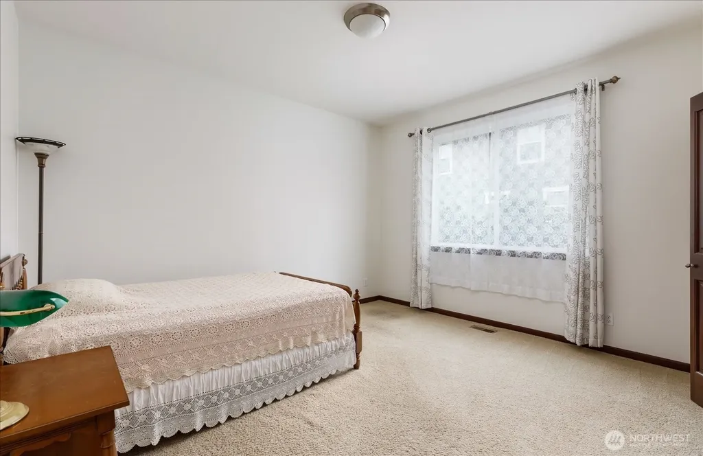 2777 SW Fairway Point Drive Oak Harbor WA 98277