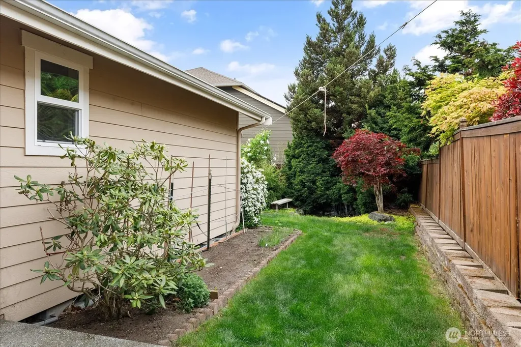 2777 SW Fairway Point Drive Oak Harbor WA 98277