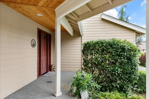 2777 SW Fairway Point Drive Oak Harbor WA 98277