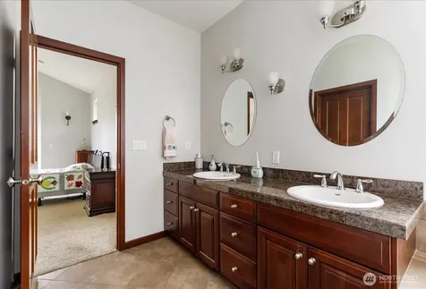 2777 SW Fairway Point Drive Oak Harbor WA 98277