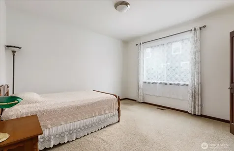 2777 SW Fairway Point Drive Oak Harbor WA 98277