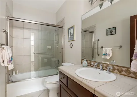 2777 SW Fairway Point Drive Oak Harbor WA 98277
