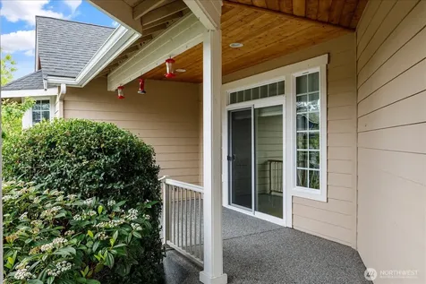 2777 SW Fairway Point Drive Oak Harbor WA 98277