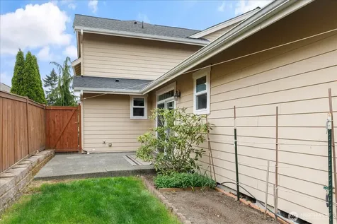 2777 SW Fairway Point Drive Oak Harbor WA 98277