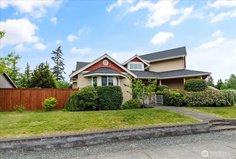 2777 SW Fairway Point Drive Oak Harbor WA 98277