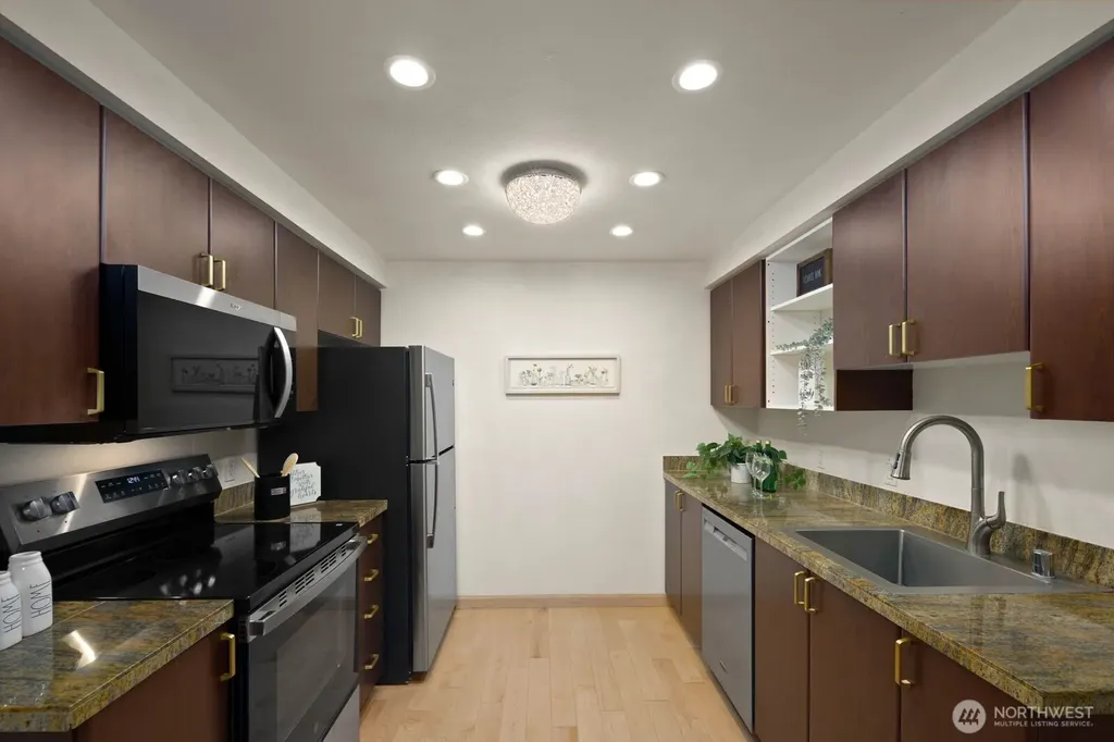 215 9th Street Kirkland WA 98033