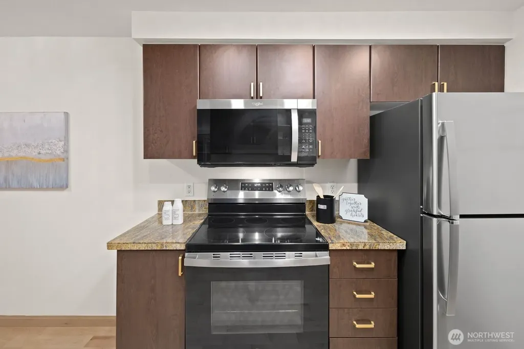 215 9th Street Kirkland WA 98033