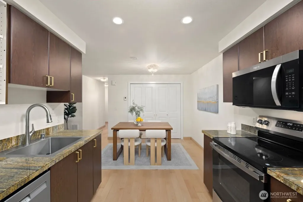 215 9th Street Kirkland WA 98033