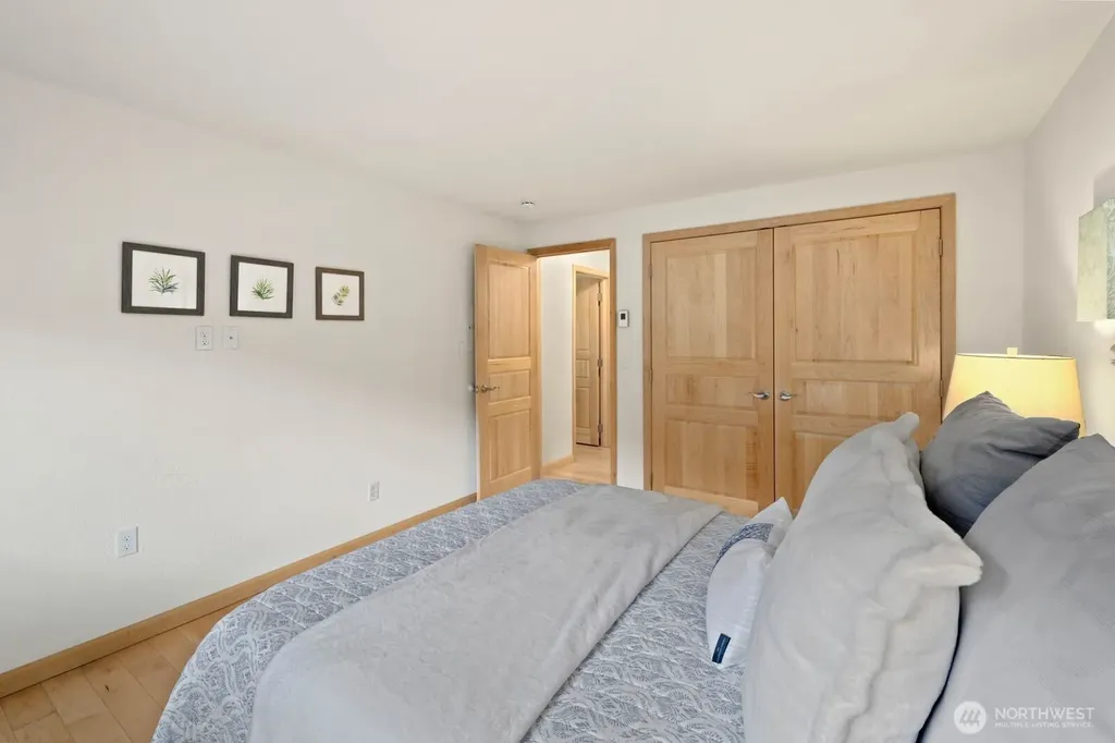 215 9th Street Kirkland WA 98033
