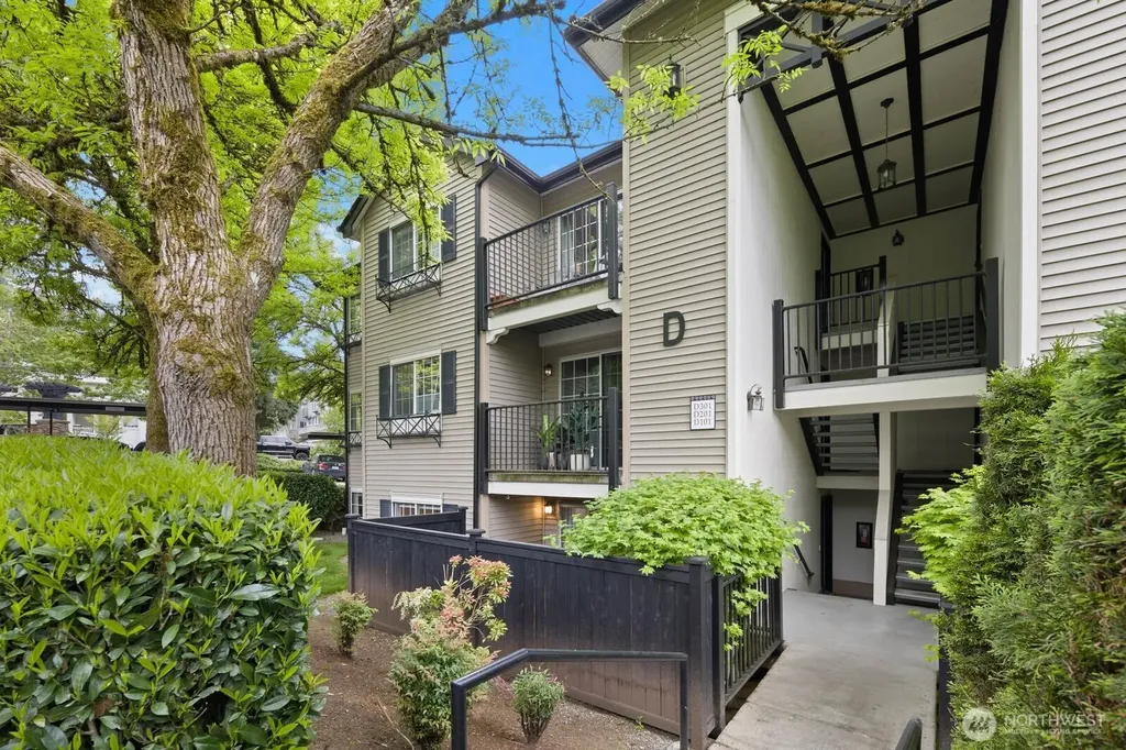 215 9th Street Kirkland WA 98033