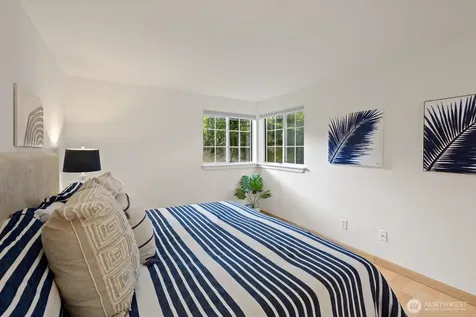 215 9th Street Kirkland WA 98033