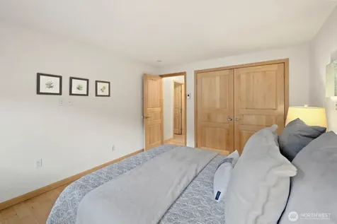 215 9th Street Kirkland WA 98033