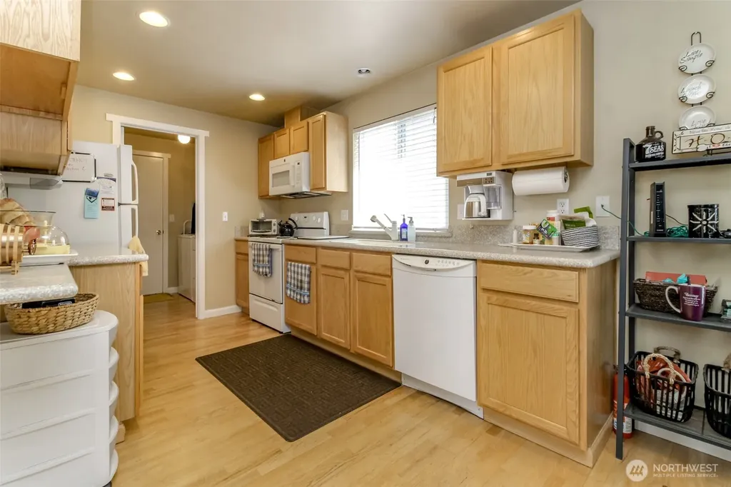 2707 9th Street SE Puyallup WA 98374