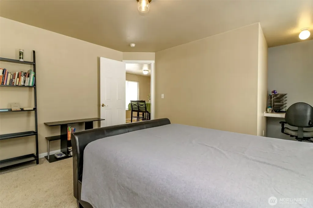 2707 9th Street SE Puyallup WA 98374