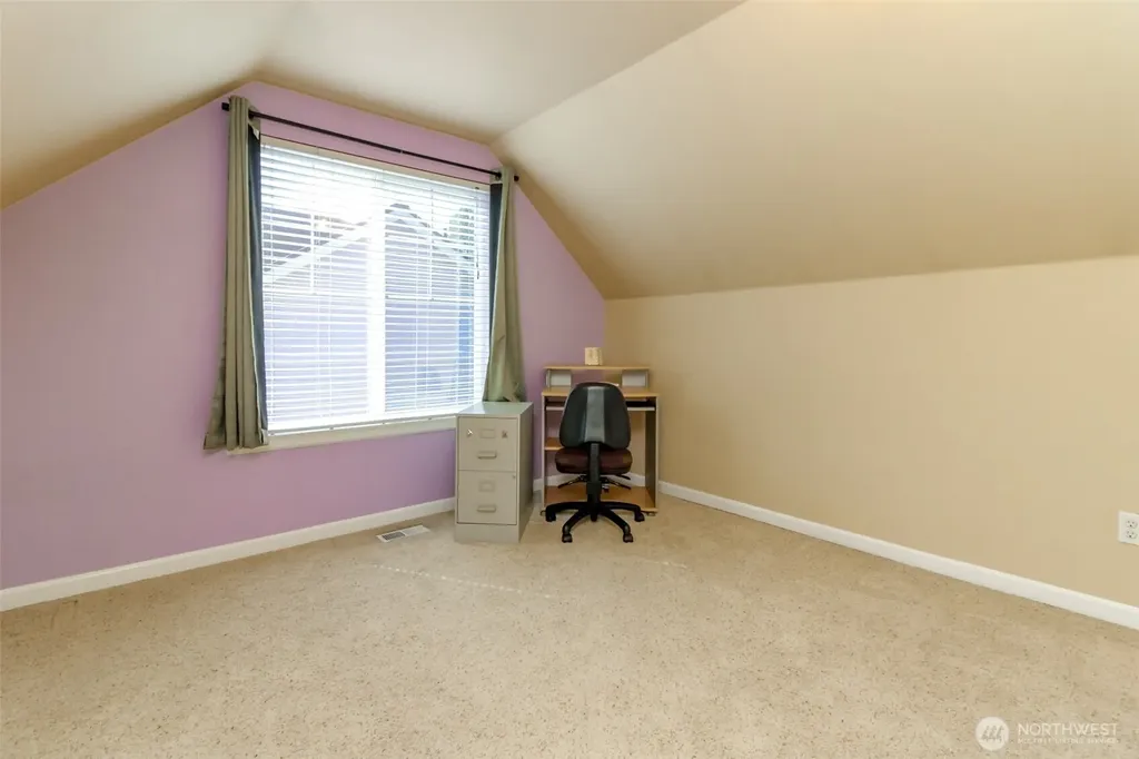 2707 9th Street SE Puyallup WA 98374