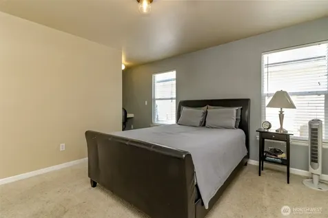 2707 9th Street SE Puyallup WA 98374