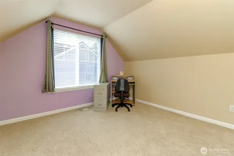 2707 9th Street SE Puyallup WA 98374
