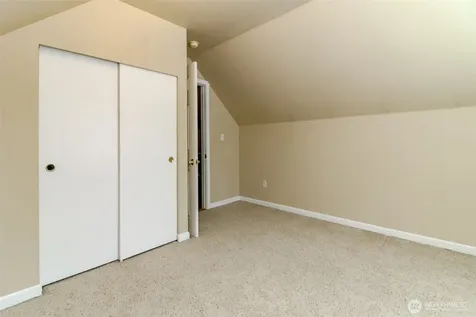 2707 9th Street SE Puyallup WA 98374