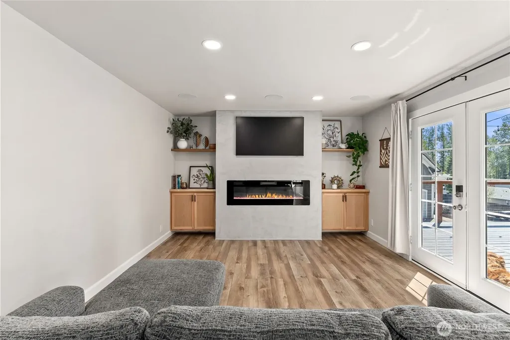 469 Hoquiam Avenue NE Renton WA 98059