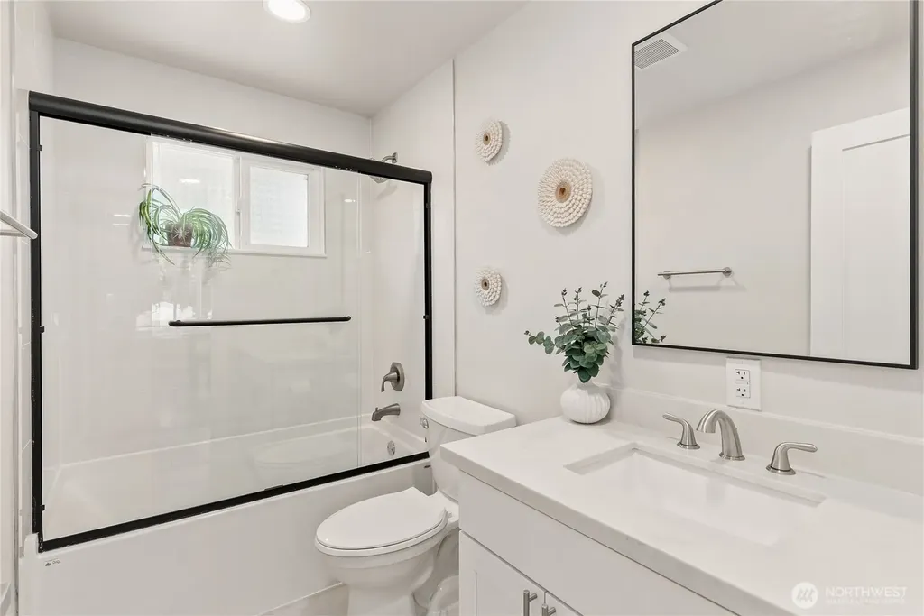 469 Hoquiam Avenue NE Renton WA 98059