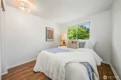8910 NE 195th Street NE Bothell WA 98011