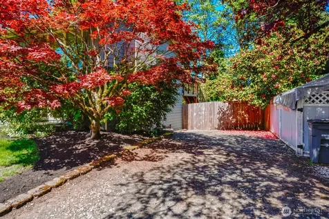8910 NE 195th Street NE Bothell WA 98011