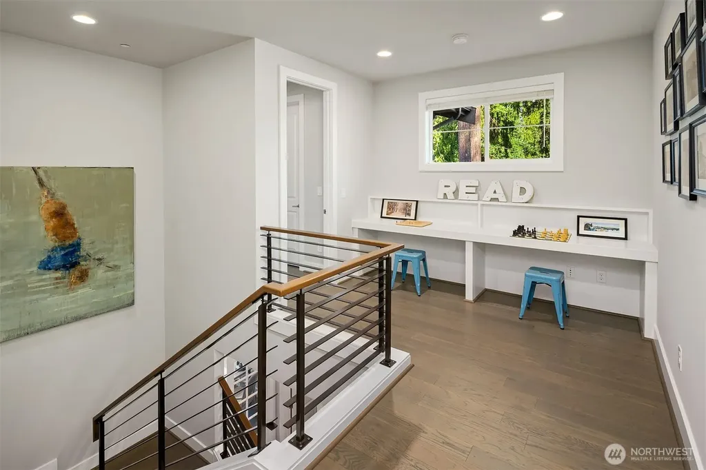 4525 90th Avenue SE Mercer Island WA 98040