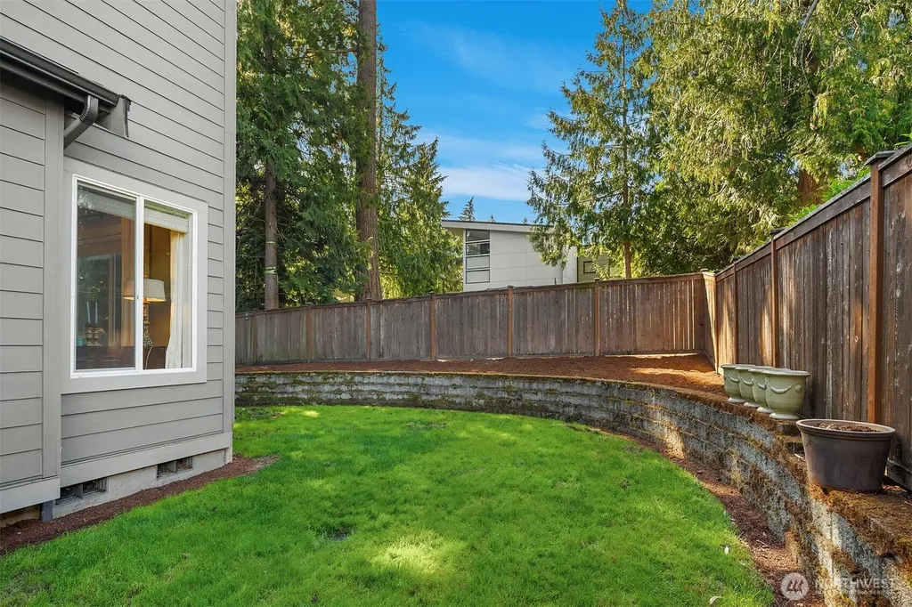 4525 90th Avenue SE Mercer Island WA 98040