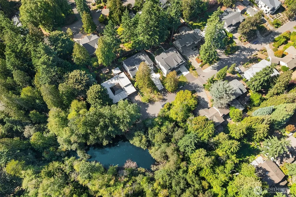 4525 90th Avenue SE Mercer Island WA 98040
