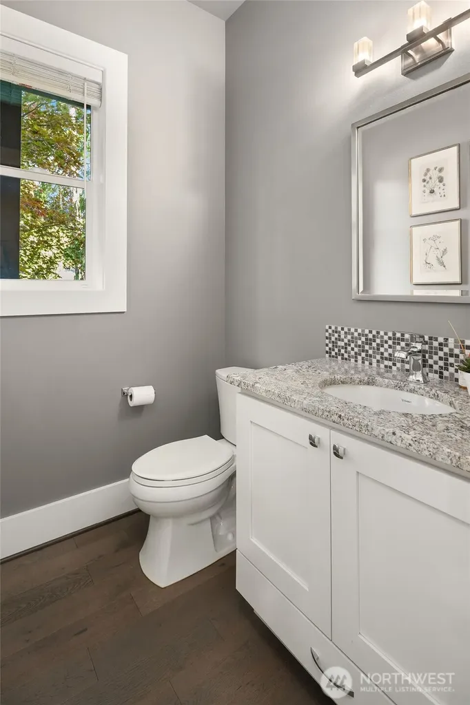 4525 90th Avenue SE Mercer Island WA 98040