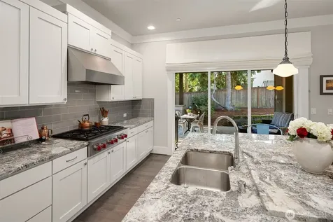 4525 90th Avenue SE Mercer Island WA 98040