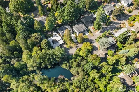 4525 90th Avenue SE Mercer Island WA 98040